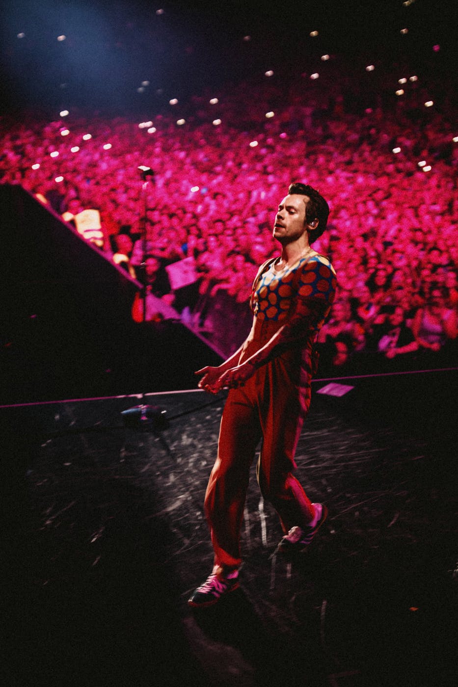 outfit harry styles love on tour